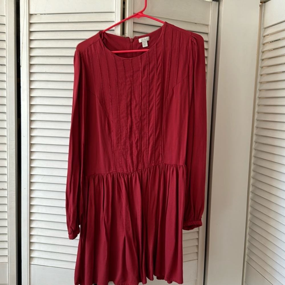 Red Flowy Long Sleeve Hinge Dress size Small— perfect Christmas Red!